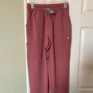 NWT Women’s Figs Yola High Waisted Scrub Pants (in PETITE XS) - Mauve